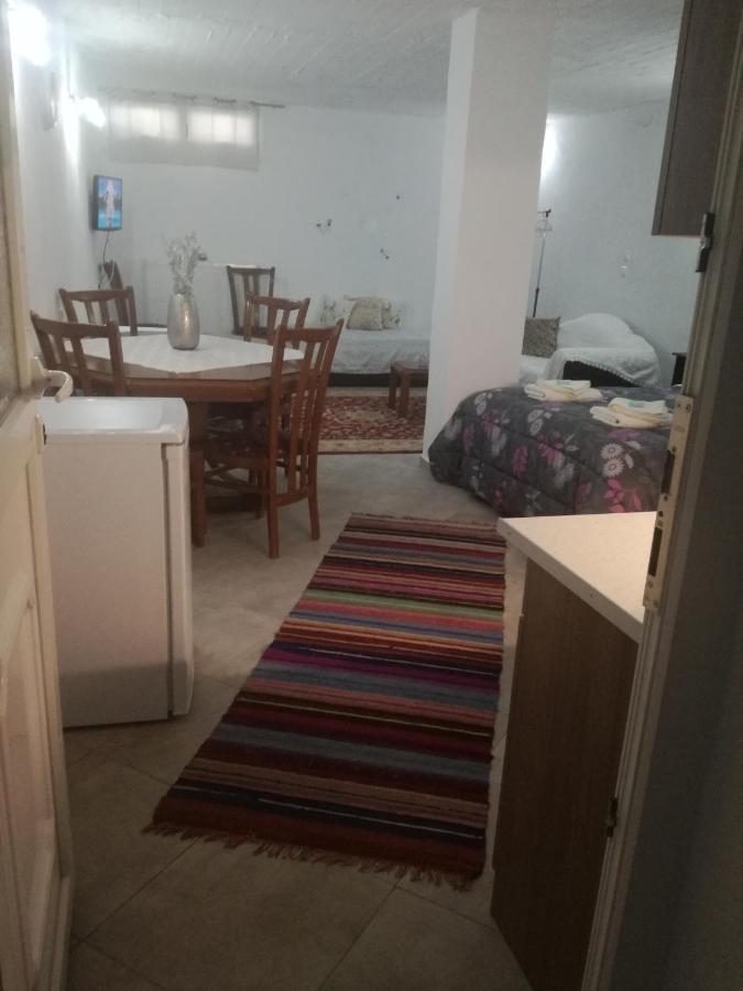 וולוס Maria'S Cozy Basement Studio ! מראה חיצוני תמונה
