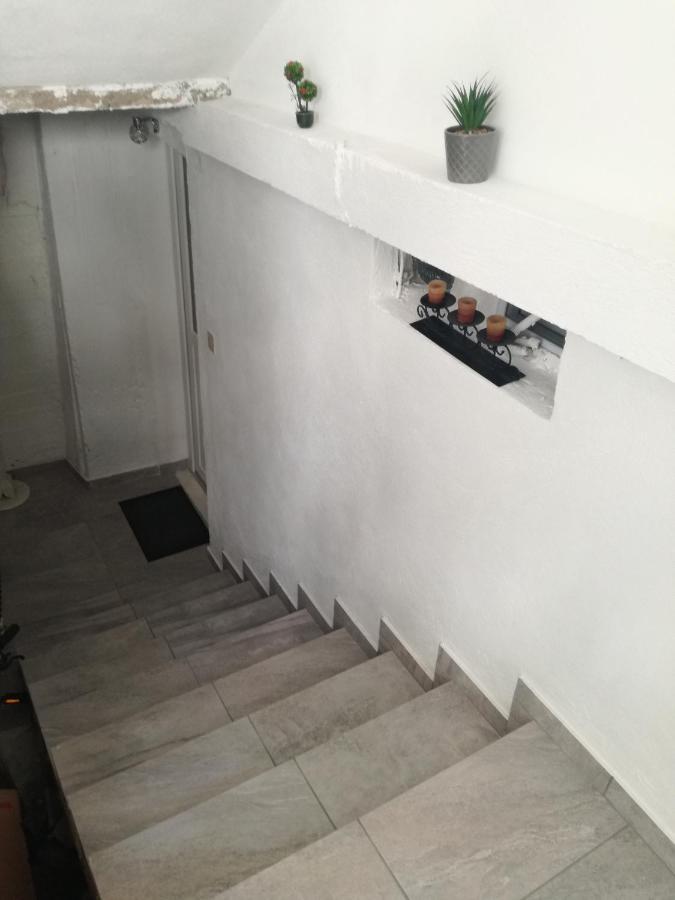 וולוס Maria'S Cozy Basement Studio ! מראה חיצוני תמונה